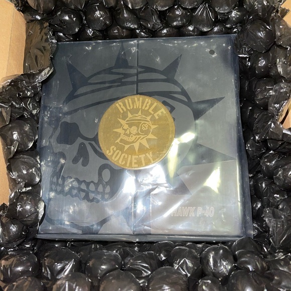 RUMBLE SOCIETY - Hawk P-40 Action Figure - Picture 1 of 12